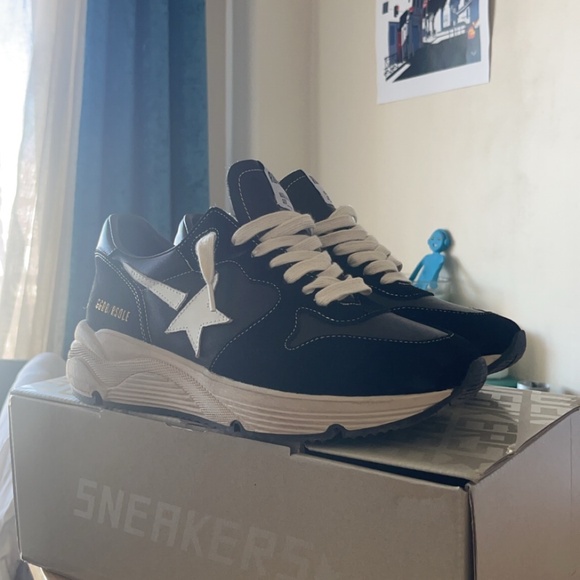 Golden goose running black - Picture 1 of 7